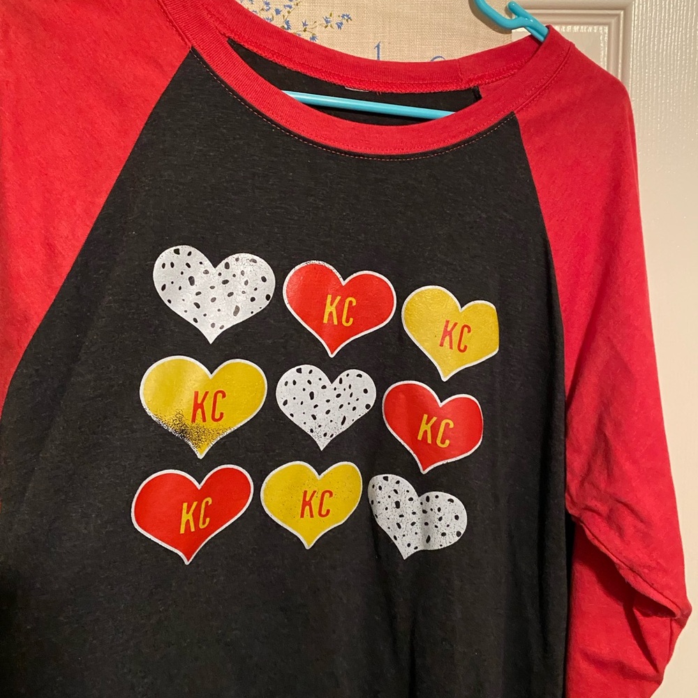 KC Hearts Graphic T-Shirt